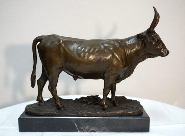 FIGURA Z BRĄZU DORODNY BYK BULL