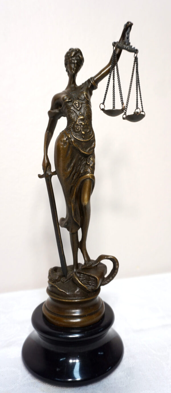 TEMIDA BOGINI SPRAWIEDLIWOŚCI Z BRĄZU 24cm