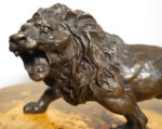 FIGURA Z BRĄZU GROŹNY LEW