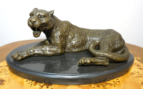 FIGURA Z BRĄZU LAMPART