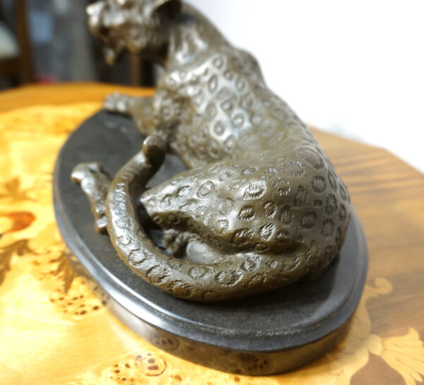 FIGURA Z BRĄZU LAMPART