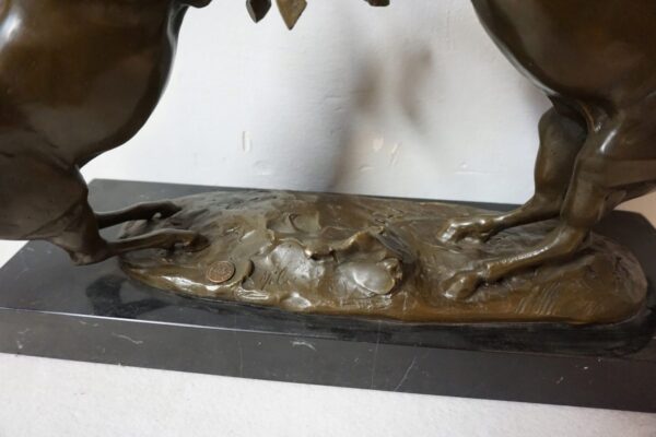 WALCZĄCE DZIKIE KONIE STOJĄCE NA TYLNYCH KOPYTACH FIGURA Z BRĄZU !!