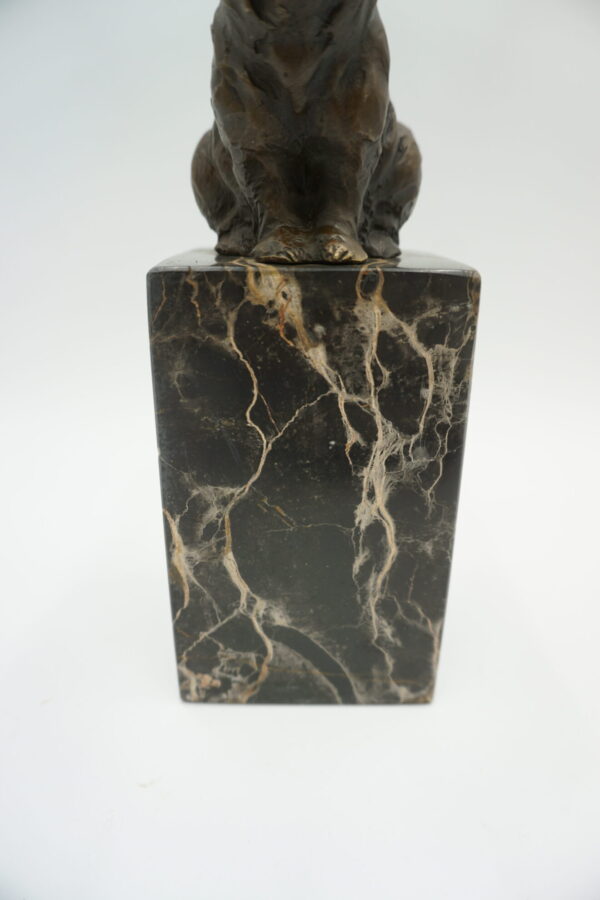 FIGURA Z BRĄZU NIEDŹWIEDŹ MIŚ