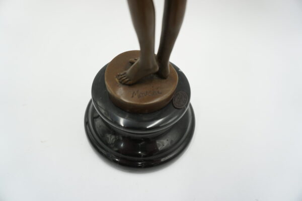 FIGURA Z BRĄZU AKT NAGA KOBIETA Z KAPELUSZEM