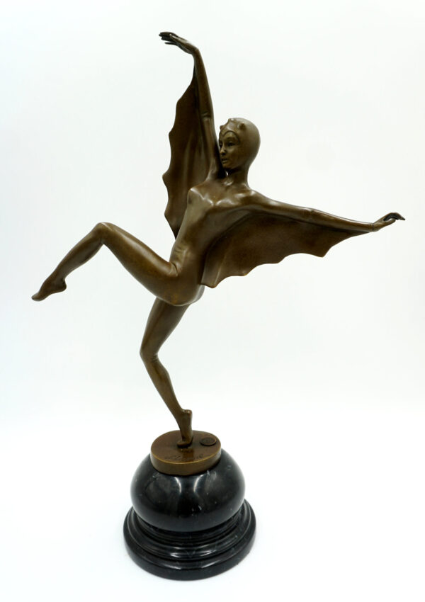 FIGURA Z BRĄZU KOBIETA NIETOPERZ