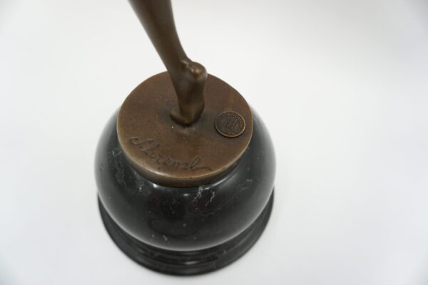 FIGURA Z BRĄZU KOBIETA NIETOPERZ