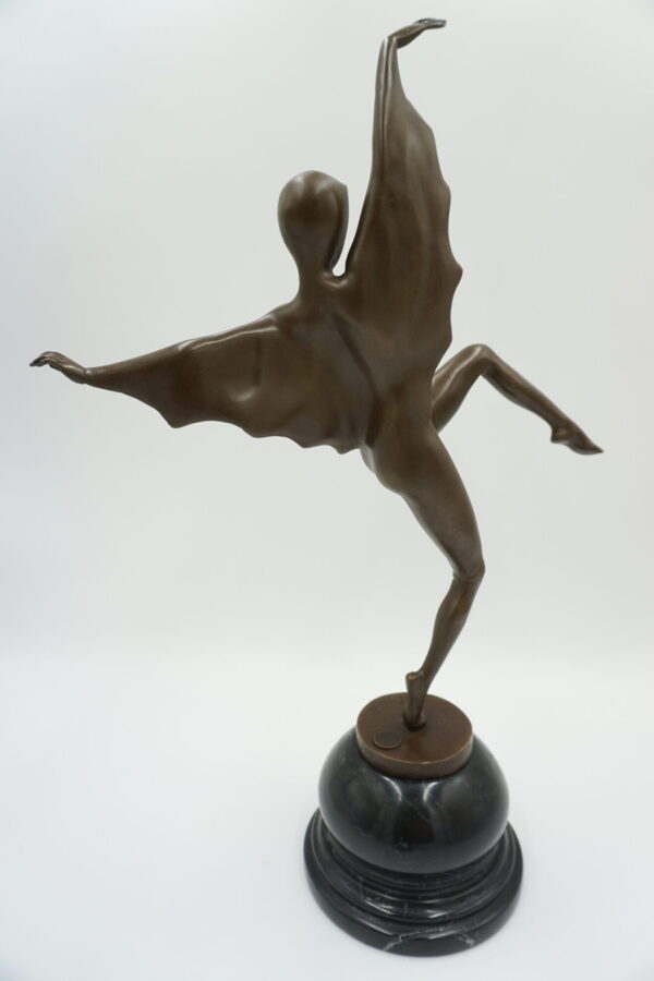 FIGURA Z BRĄZU KOBIETA NIETOPERZ