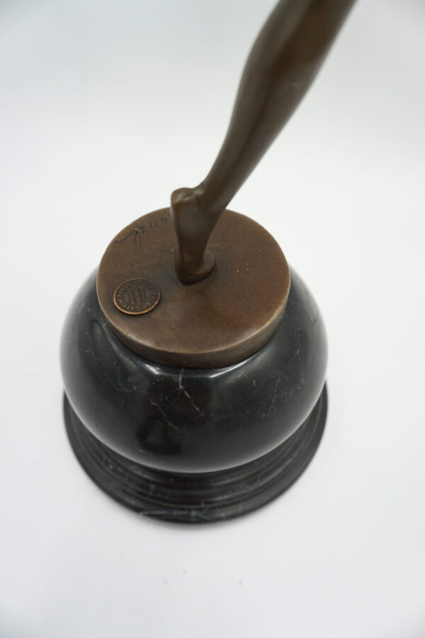 FIGURA Z BRĄZU KOBIETA NIETOPERZ