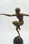 FIGURA Z BRĄZU TANCERKA CON BRIO W STOJU KĄPIELOWYM