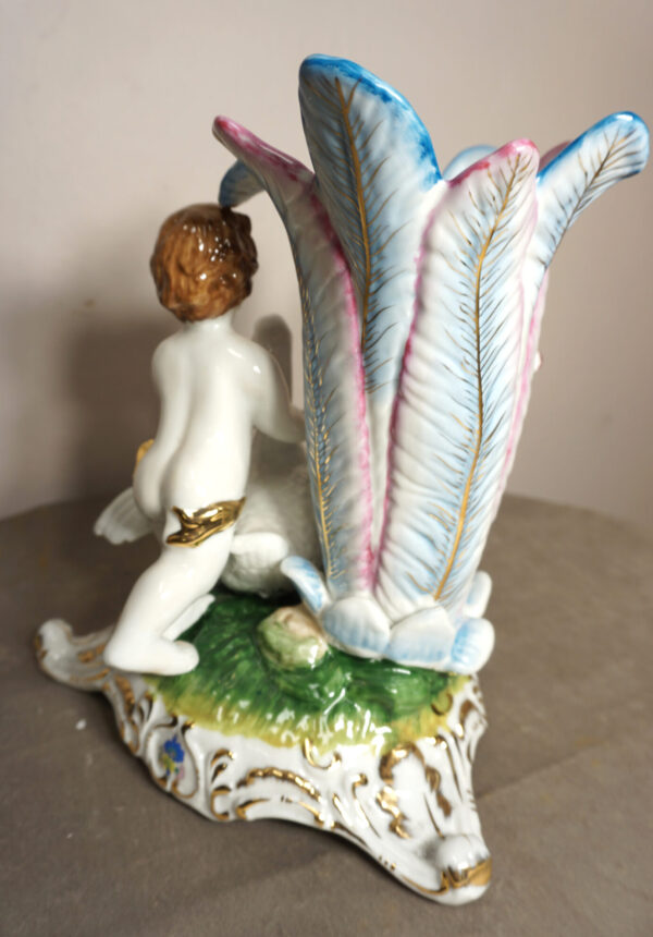 PORCELANOWY WAZON DONICZKA CHŁOPCZYK Z GĘSIĄ