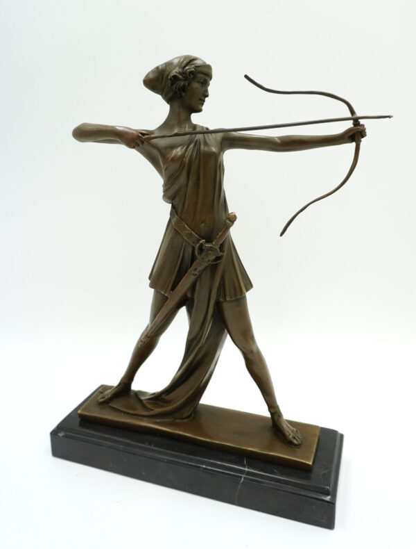 FIGURA Z BRĄZU DIANA ŁOWCZYNI - BOGINI MYŚLIWYCH