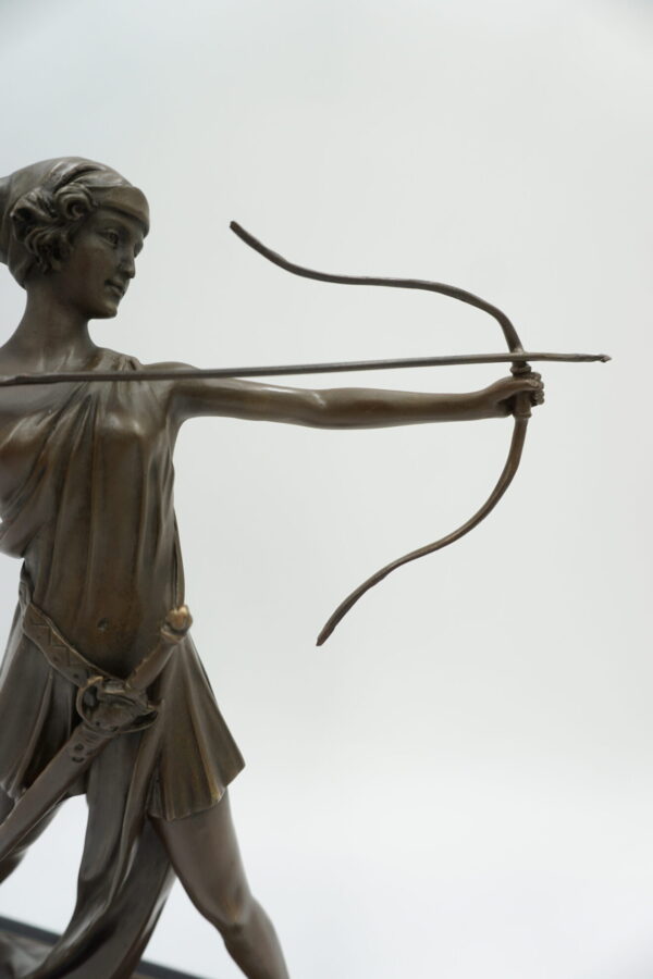 FIGURA Z BRĄZU DIANA ŁOWCZYNI - BOGINI MYŚLIWYCH