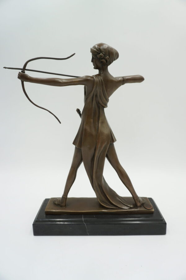 FIGURA Z BRĄZU DIANA ŁOWCZYNI - BOGINI MYŚLIWYCH