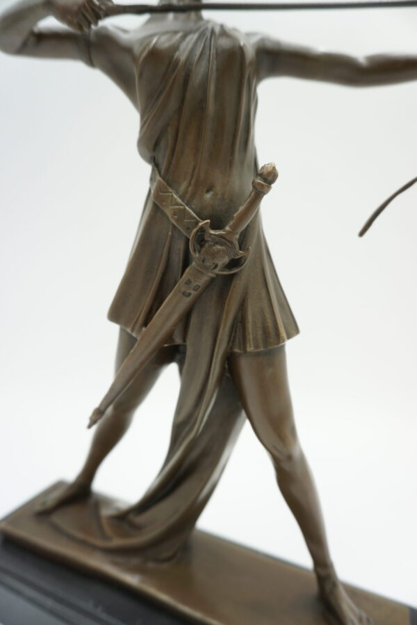 FIGURA Z BRĄZU DIANA ŁOWCZYNI - BOGINI MYŚLIWYCH