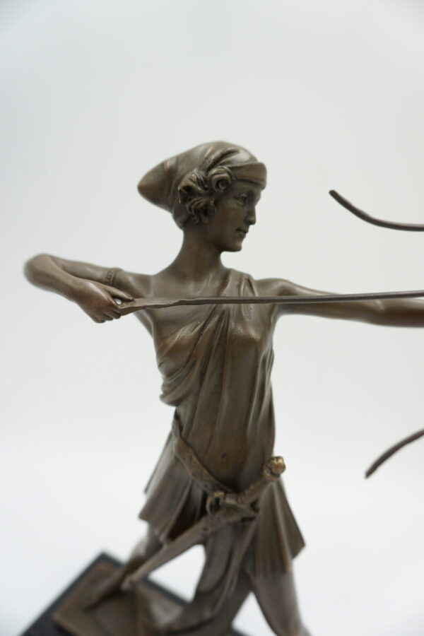 FIGURA Z BRĄZU DIANA ŁOWCZYNI - BOGINI MYŚLIWYCH
