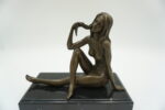 FIGURA Z BRĄZU AKT NAGA SIEDZĄCA KOBIETA