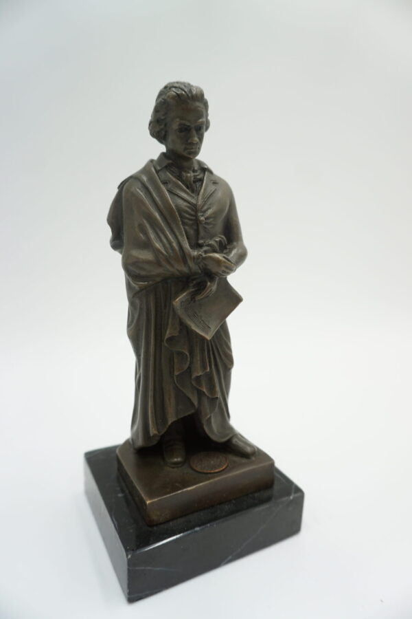FIGURA Z BRĄZU LUDWIG VAN BEETHOVEN