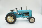 METALOWY MODEL CIĄGNIK KOLEKCJONERSKI PREZENT
