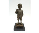 FIGURA Z BRĄZU CHŁOPIEC Z PAPIEROSEM