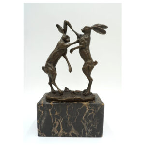 FIGURA Z BRĄZU BIJĄCE SIĘ ZAJĄCE