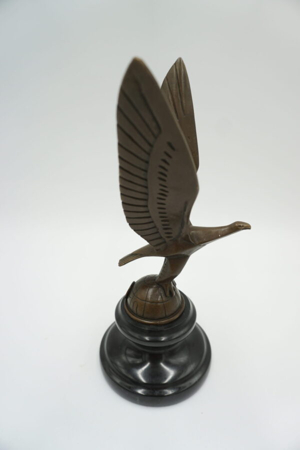 FIGURA Z BRĄZU ORZEŁ ART DECO OSADZONY NA MARMURZE