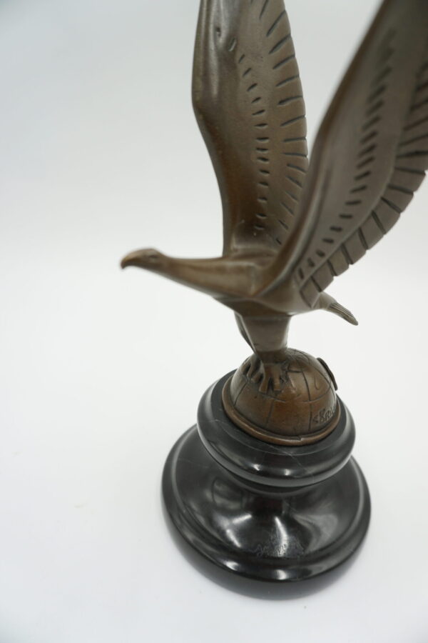 FIGURA Z BRĄZU ORZEŁ ART DECO OSADZONY NA MARMURZE