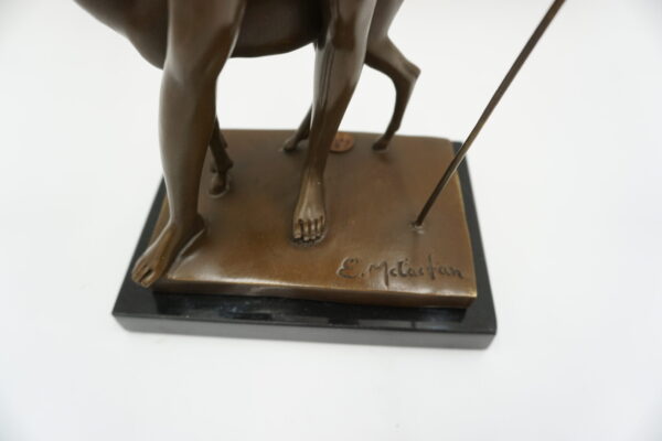 FIGURA Z BRĄZU DIANA Z ŁANIĄ - BOGINI MYŚLIWYCH