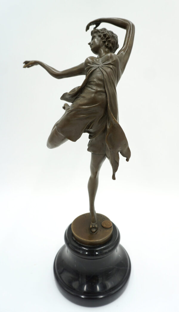 FIGURA Z BRĄZU KOBIETA TANCERKA