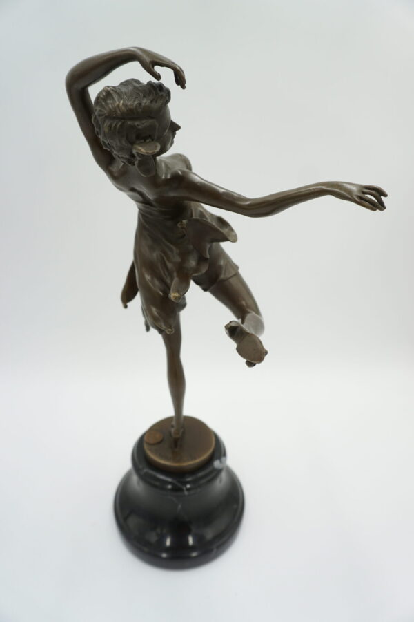 FIGURA Z BRĄZU KOBIETA TANCERKA