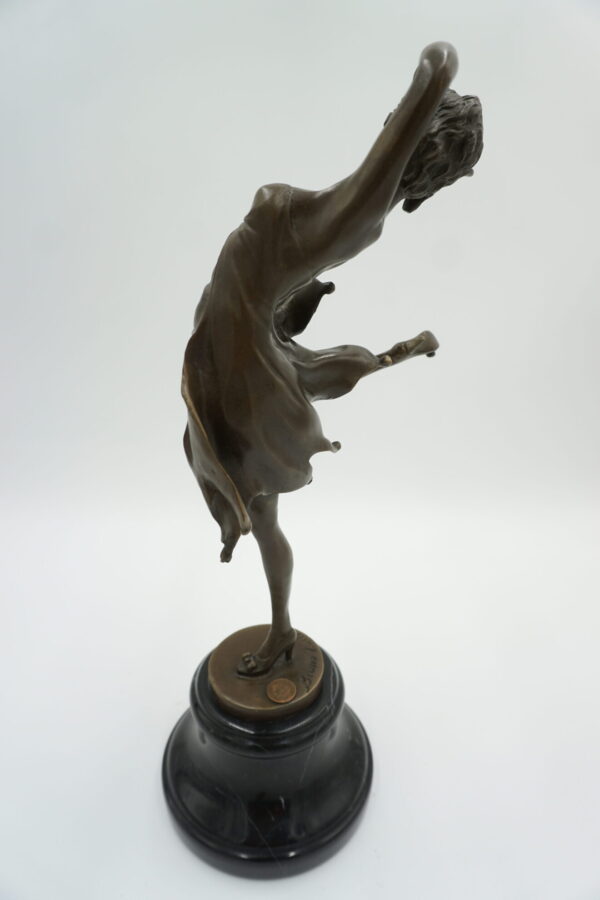 FIGURA Z BRĄZU KOBIETA TANCERKA