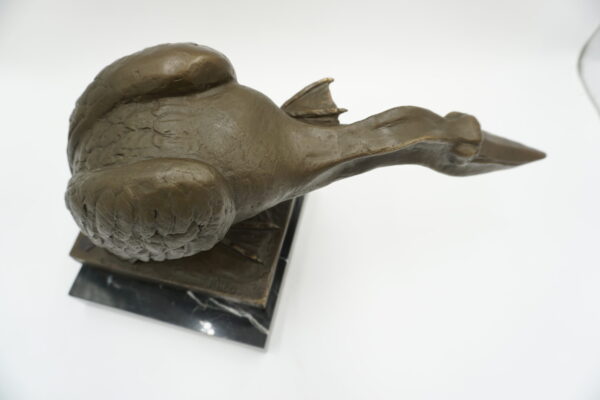 FIGURA Z BRĄZU PTAK PELIKAN