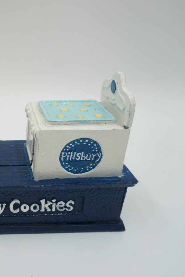 ŻELIWNA RUCHOMA SKARBONKA PIEKARZ - ZABAWKA