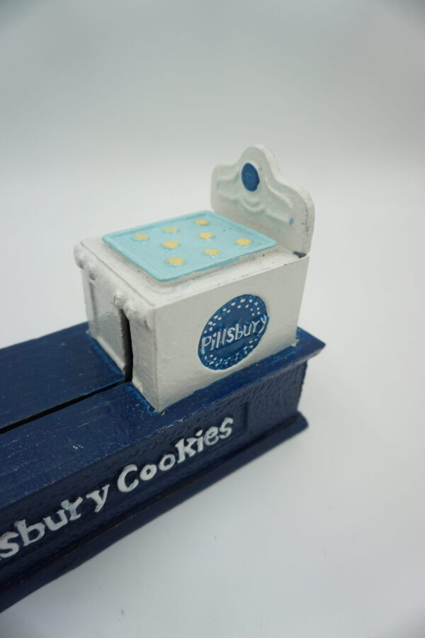 ŻELIWNA RUCHOMA SKARBONKA PIEKARZ - ZABAWKA