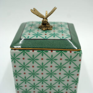 SZKATUŁKA PUZDERKO PORCELANA Z BRĄZEM - WAŻKA