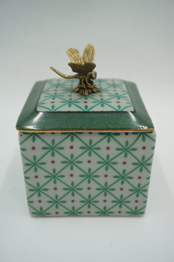 SZKATUŁKA PUZDERKO PORCELANA Z BRĄZEM - WAŻKA