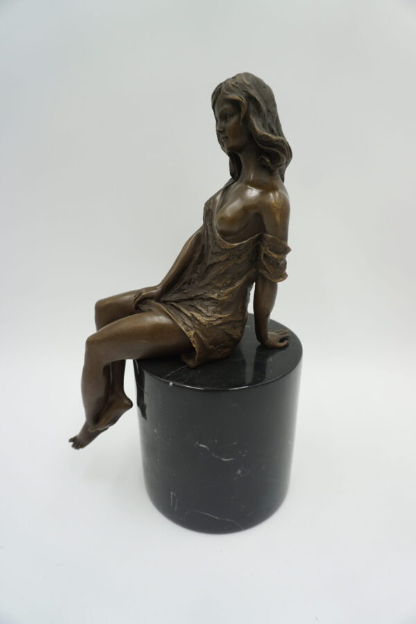 FIGURA Z BRĄZU AKT ZMYSŁOWA KOBIETA