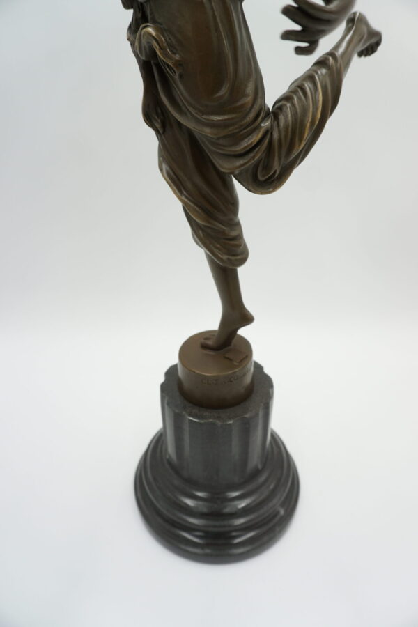 DUŻA FIGURA Z BRĄZU TANCERKA