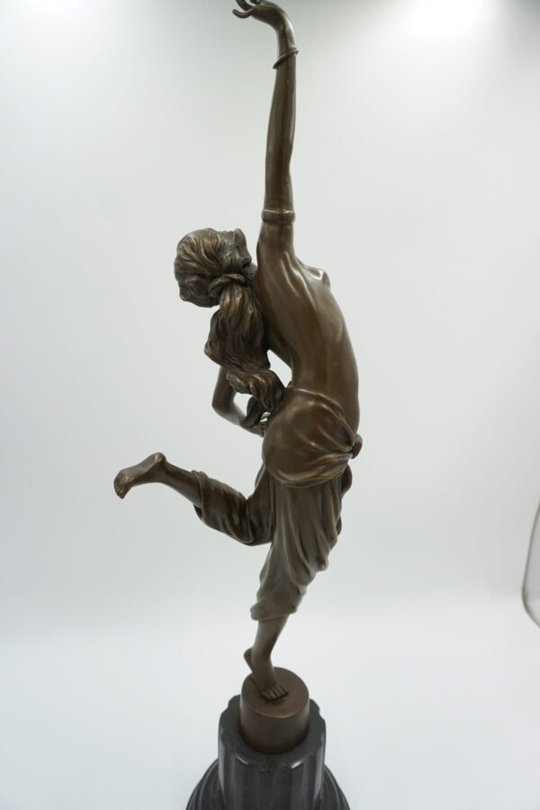 DUŻA FIGURA Z BRĄZU TANCERKA