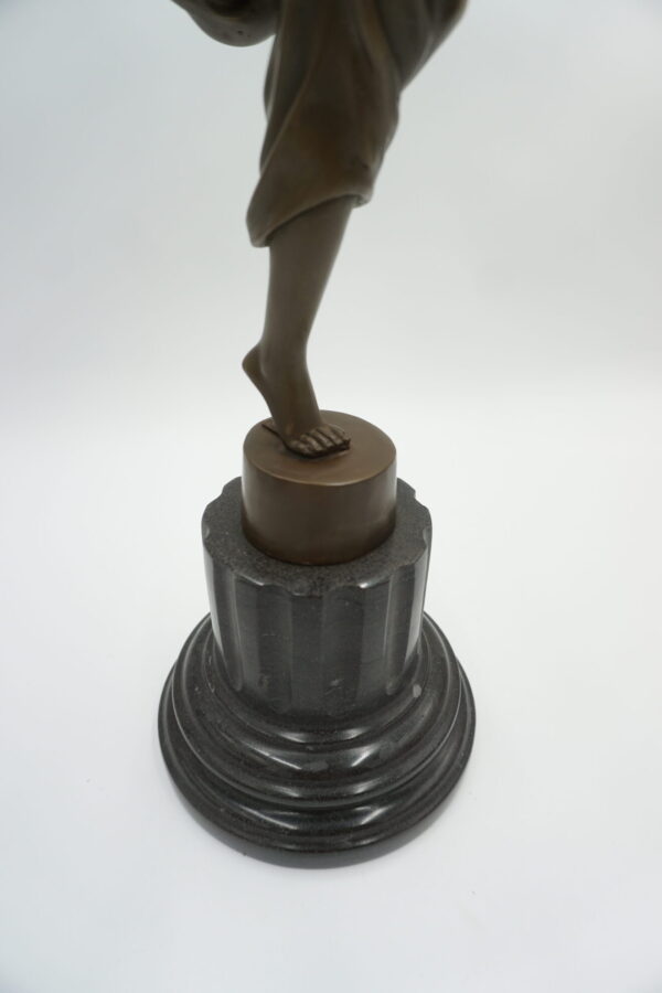 DUŻA FIGURA Z BRĄZU TANCERKA