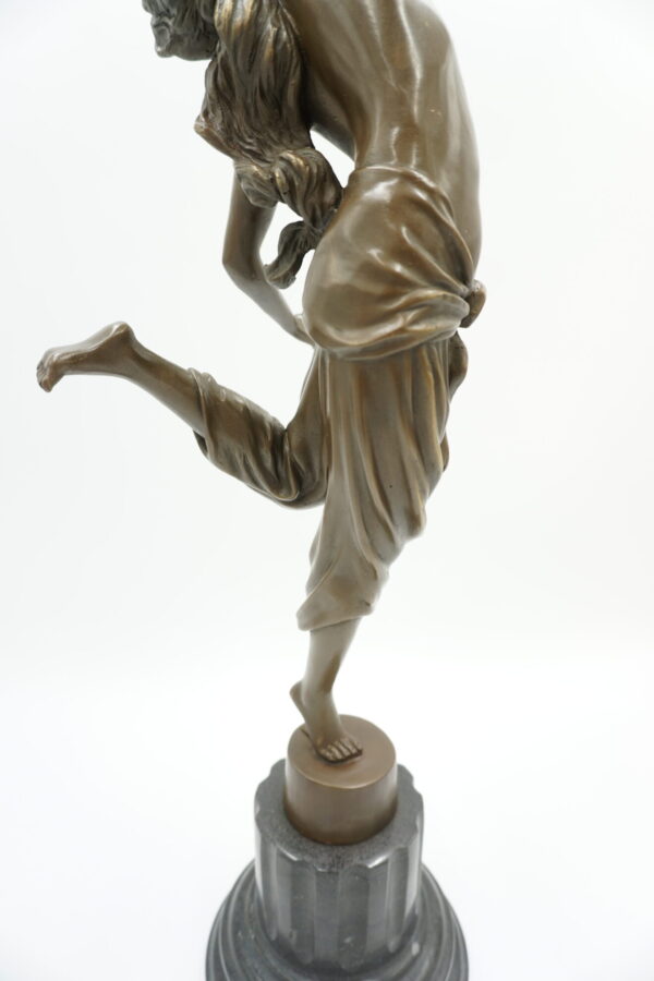 DUŻA FIGURA Z BRĄZU TANCERKA