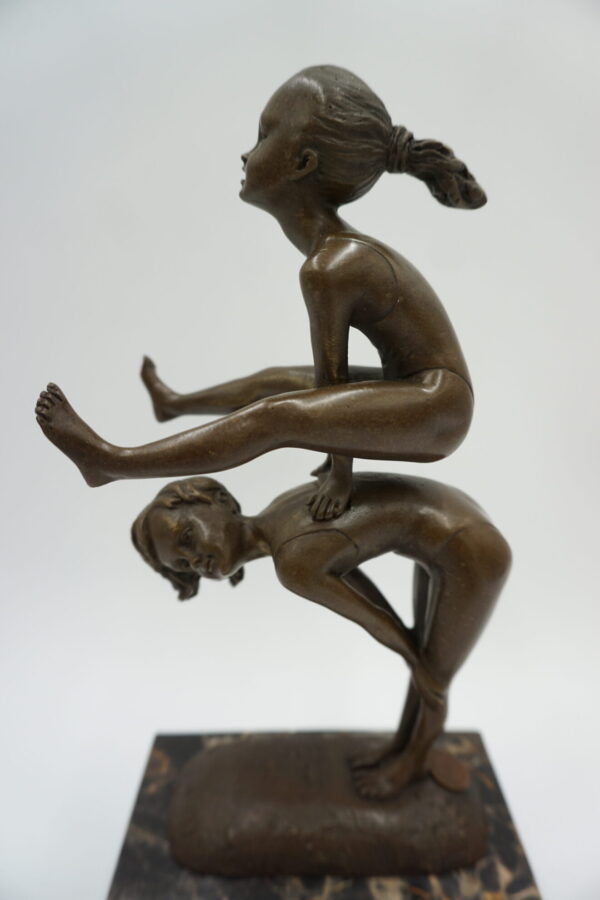 FIGURA Z BRĄZU PARA AKROBATEK