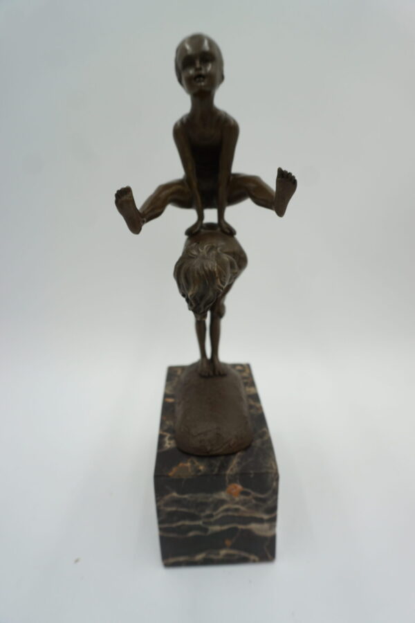 FIGURA Z BRĄZU PARA AKROBATEK