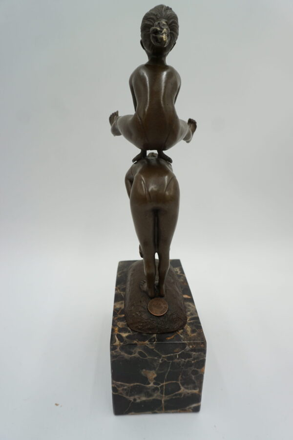 FIGURA Z BRĄZU PARA AKROBATEK