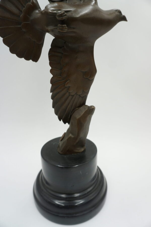 FIGURA Z BRĄZU GOŁĄB W LOCIE