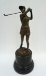 FIGURA Z BRĄZU GOLFISTKA