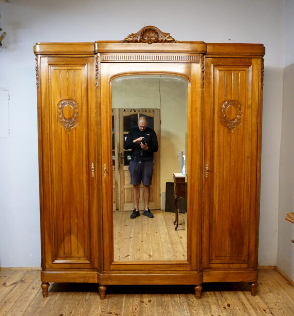 PAŁACOWA SZAFA 3 DRZWIOWA LITY ORZECH FRANCJA