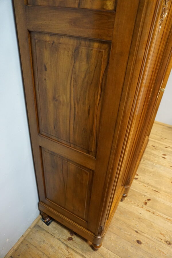 PAŁACOWA SZAFA 3 DRZWIOWA LITY ORZECH FRANCJA