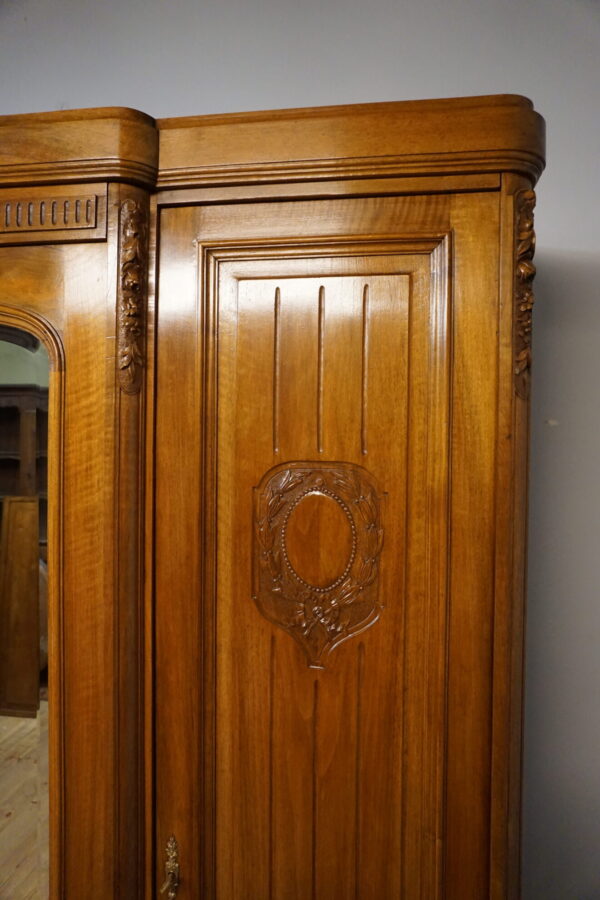 PAŁACOWA SZAFA 3 DRZWIOWA LITY ORZECH FRANCJA