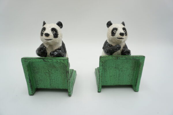 ŻELIWNE PODPÓRKI POD KSIĄŻKI PANDY