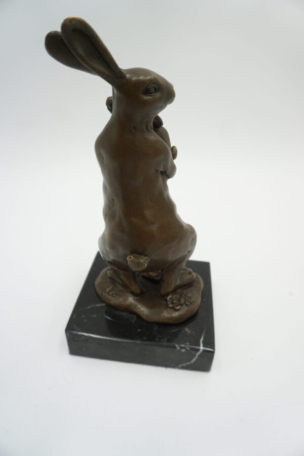 FIGURA Z BRĄZU ZAJĄC ZAJĄCZEK Z DZIECKIEM